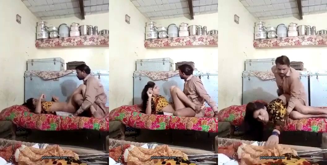 Pakistani guy fucking his GF