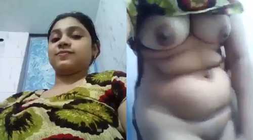 Desi Booby Girl Showing Boobs And Pussy