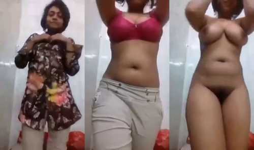 Horny Collage Girl Showing her cute boobs