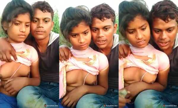 Desi bihari teen girl showinh her small boobs