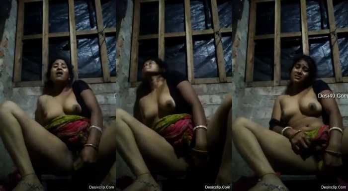 Desi Village Bhabhi Orgasm by Masturbation